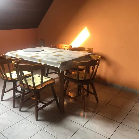 Valentin Vendeghaz 4*