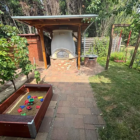 Valentin Vendeghaz 4* בלטונללה