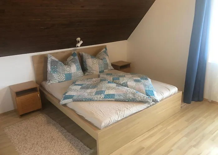 Valentin Vendeghaz 4* بالاتوليلّي