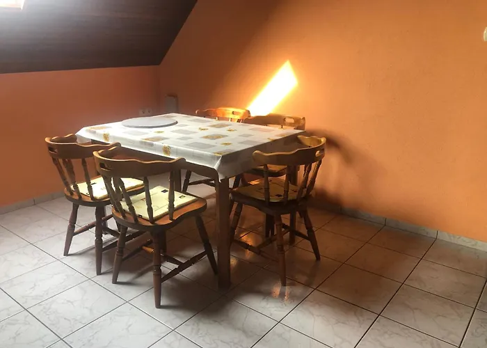 Valentin Vendeghaz 4*